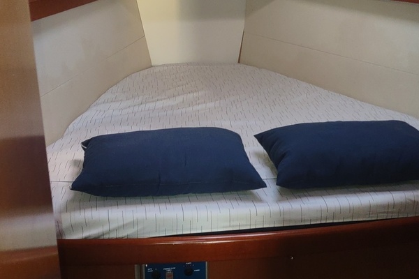 Tiffany Nicole 43ft Beneteau Yacht For Sale