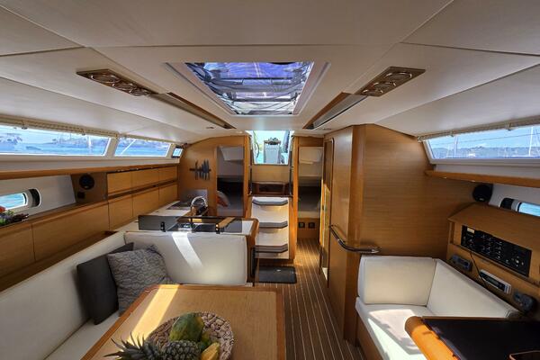Airbender 40ft Jeanneau Yacht For Sale