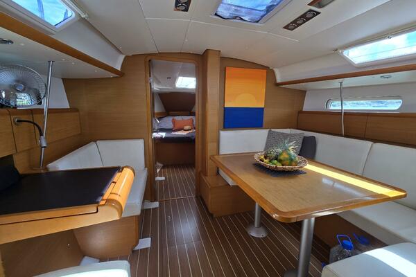Airbender 40ft Jeanneau Yacht For Sale
