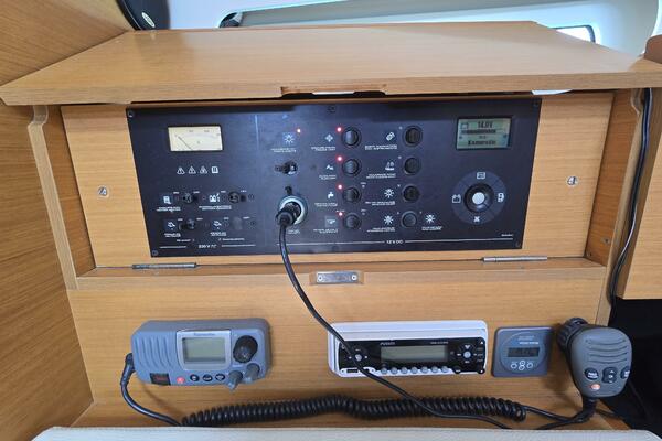 Airbender 40ft Jeanneau Yacht For Sale