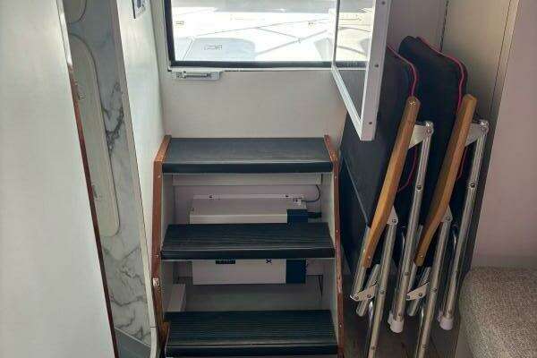 Photo of the 1987 Chris-Craft 284