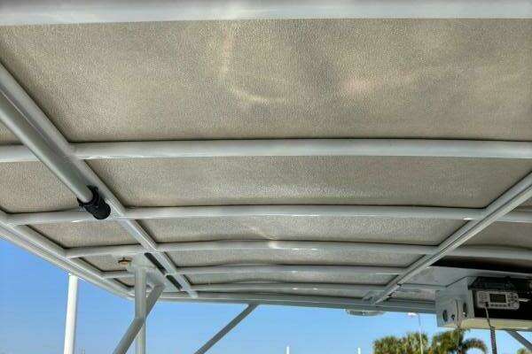 Photo of the 1987 Chris-Craft 284