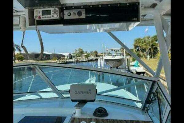 Photo of the 1987 Chris-Craft 284