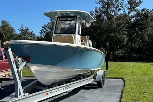 2023 Sportsman Masters 267 Bay Boat