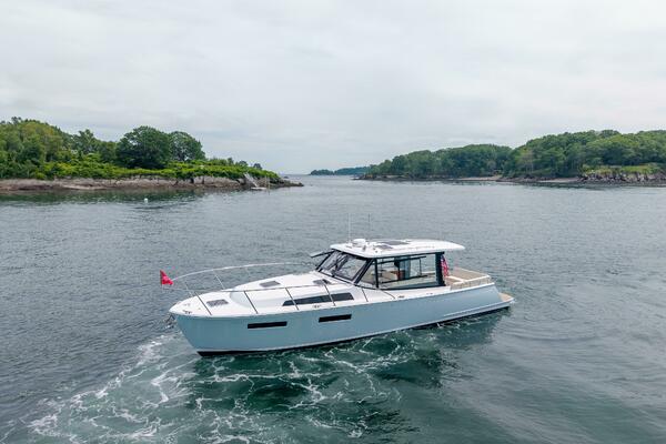 42ft MJM Yacht For Sale