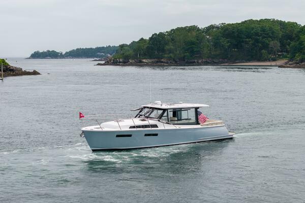 42ft MJM Yacht For Sale