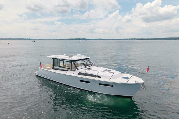 42ft MJM Yacht For Sale