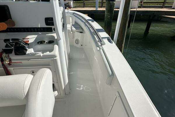 2014 Sea Hunt 27