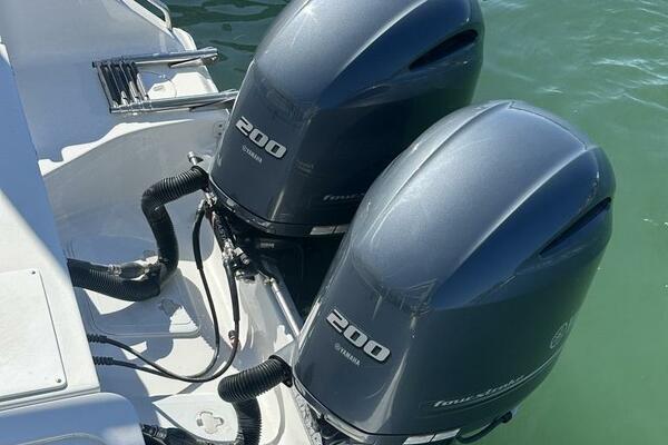 27ft Sea Hunt Yacht For Sale