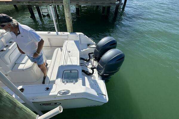 2014 Sea Hunt 27