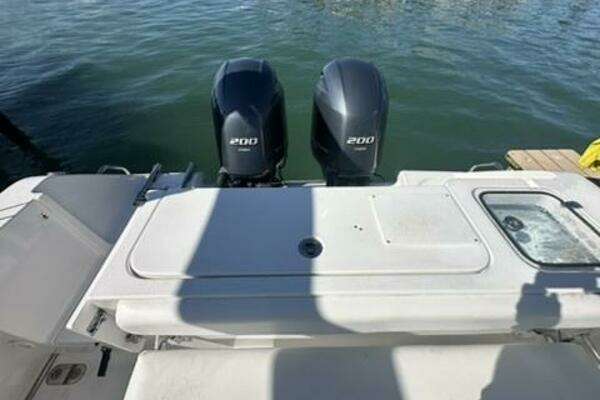 2014 Sea Hunt 27