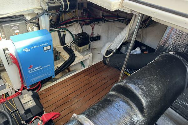 37ft Cruisers Yacht For Sale