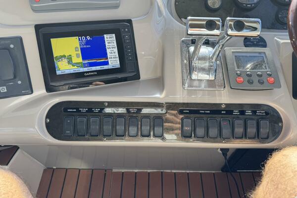 37ft Cruisers Yacht For Sale