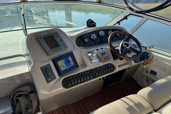 37ft Cruisers Yacht For Sale