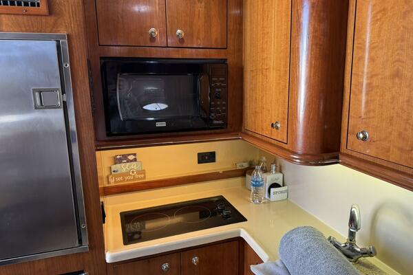 37ft Cruisers Yacht For Sale