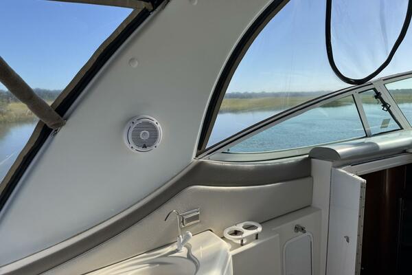 37ft Cruisers Yacht For Sale