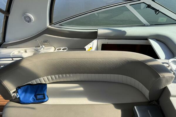 37ft Cruisers Yacht For Sale