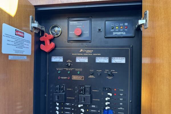 37ft Cruisers Yacht For Sale