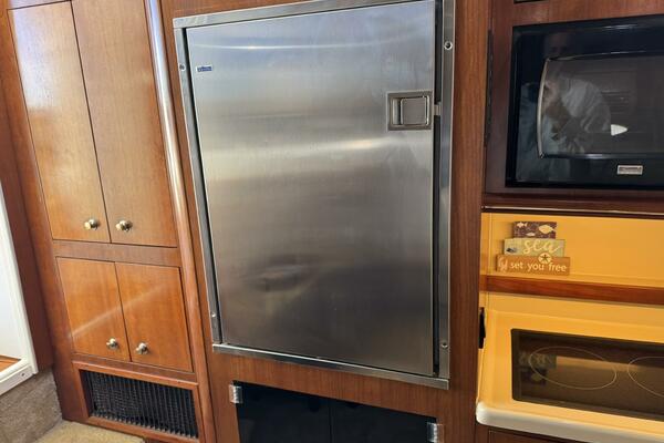 37ft Cruisers Yacht For Sale