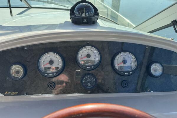 37ft Cruisers Yacht For Sale