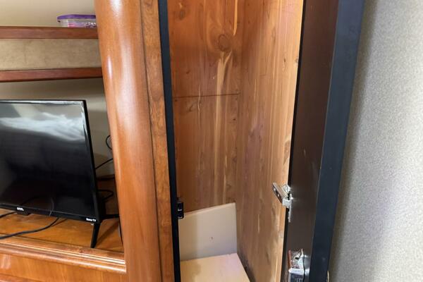 37ft Cruisers Yacht For Sale