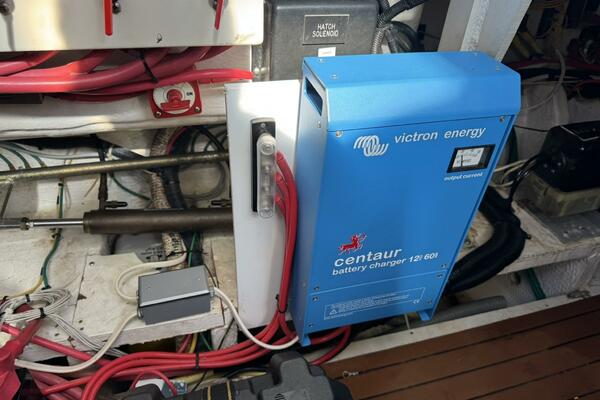 37ft Cruisers Yacht For Sale