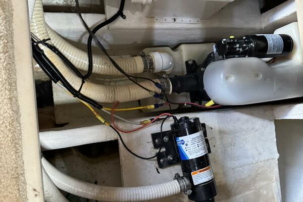 37ft Cruisers Yacht For Sale