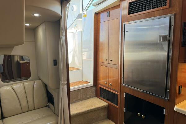 37ft Cruisers Yacht For Sale