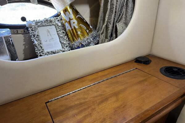 37ft Cruisers Yacht For Sale