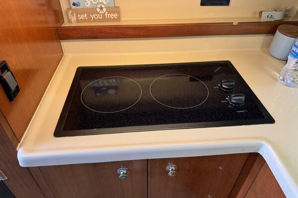 37ft Cruisers Yacht For Sale