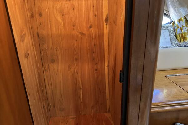 37ft Cruisers Yacht For Sale