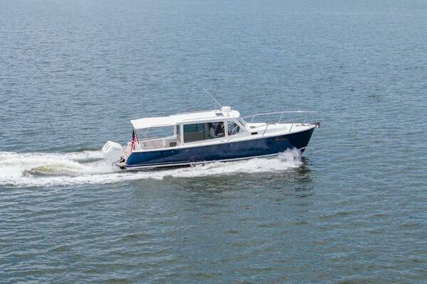 35ft MJM Yacht For Sale