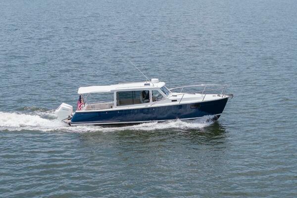 35ft MJM Yacht For Sale