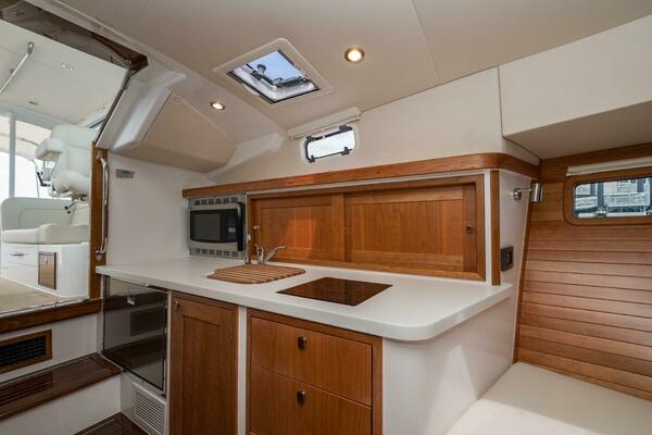 35ft MJM Yacht For Sale