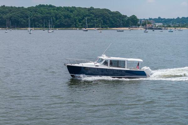 35ft MJM Yacht For Sale