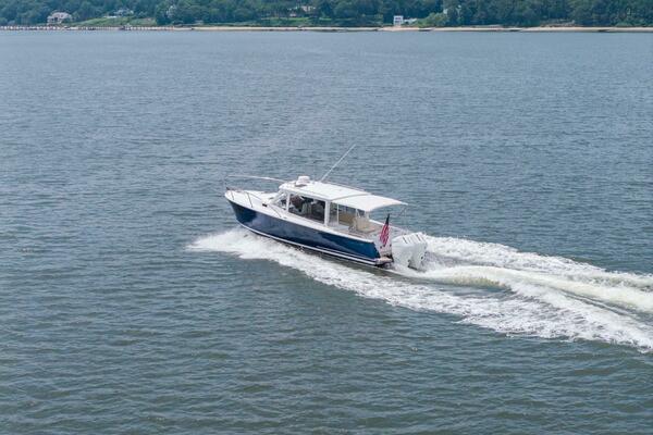 35ft MJM Yacht For Sale