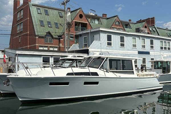 47ft MJM Yacht For Sale