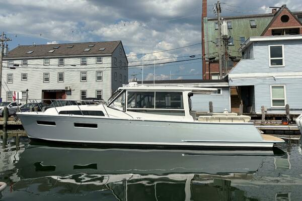 47ft MJM Yacht For Sale