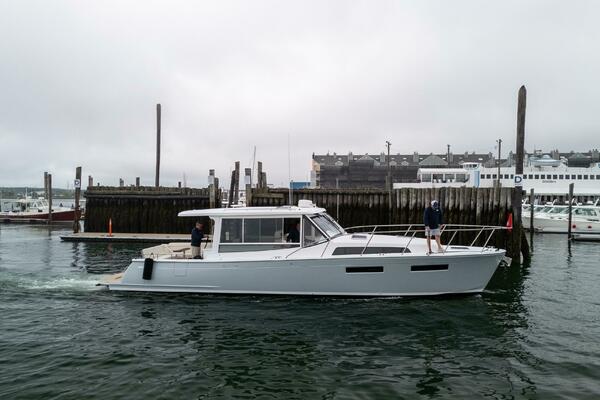 47ft MJM Yacht For Sale