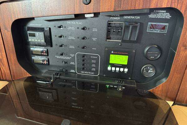 Pursuit 375 OS Yacht For Sale