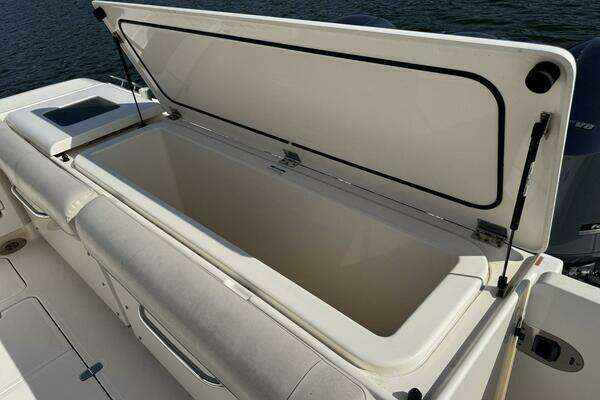 Pursuit 375 OS Yacht For Sale