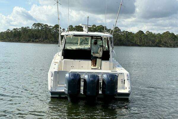 Pursuit 375 OS Yacht For Sale