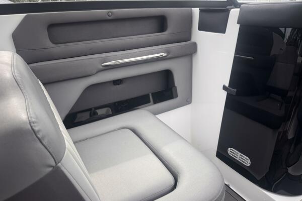 23ft Rinker Yacht For Sale