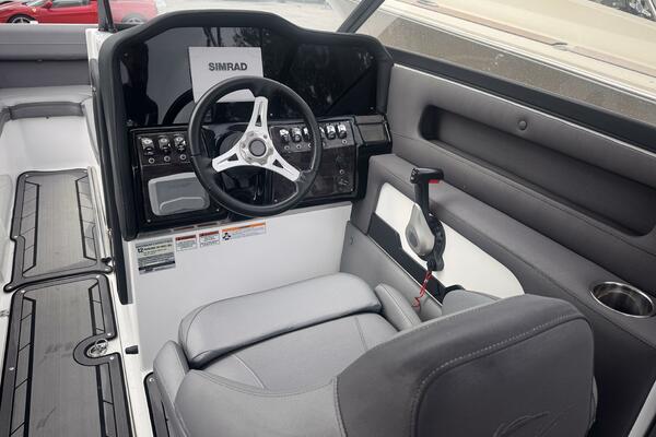 23ft Rinker Yacht For Sale