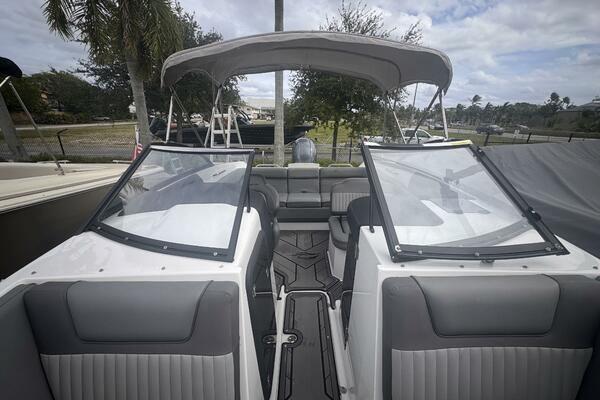 23ft Rinker Yacht For Sale