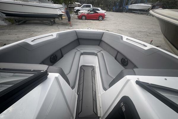 23ft Rinker Yacht For Sale