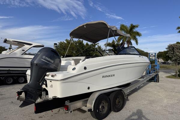 23ft Rinker Yacht For Sale