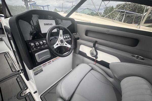 23ft Rinker Yacht For Sale