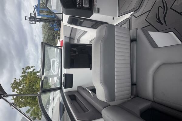 23ft Rinker Yacht For Sale