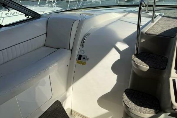 Amazed 42ft Cruisers Yacht For Sale